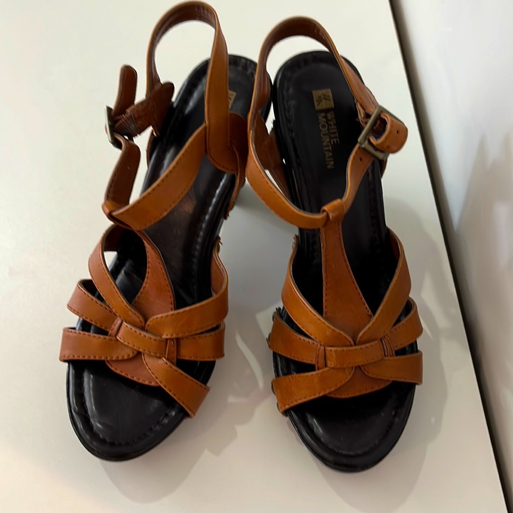 White Mountain Leather heels, tan, size 8, like new